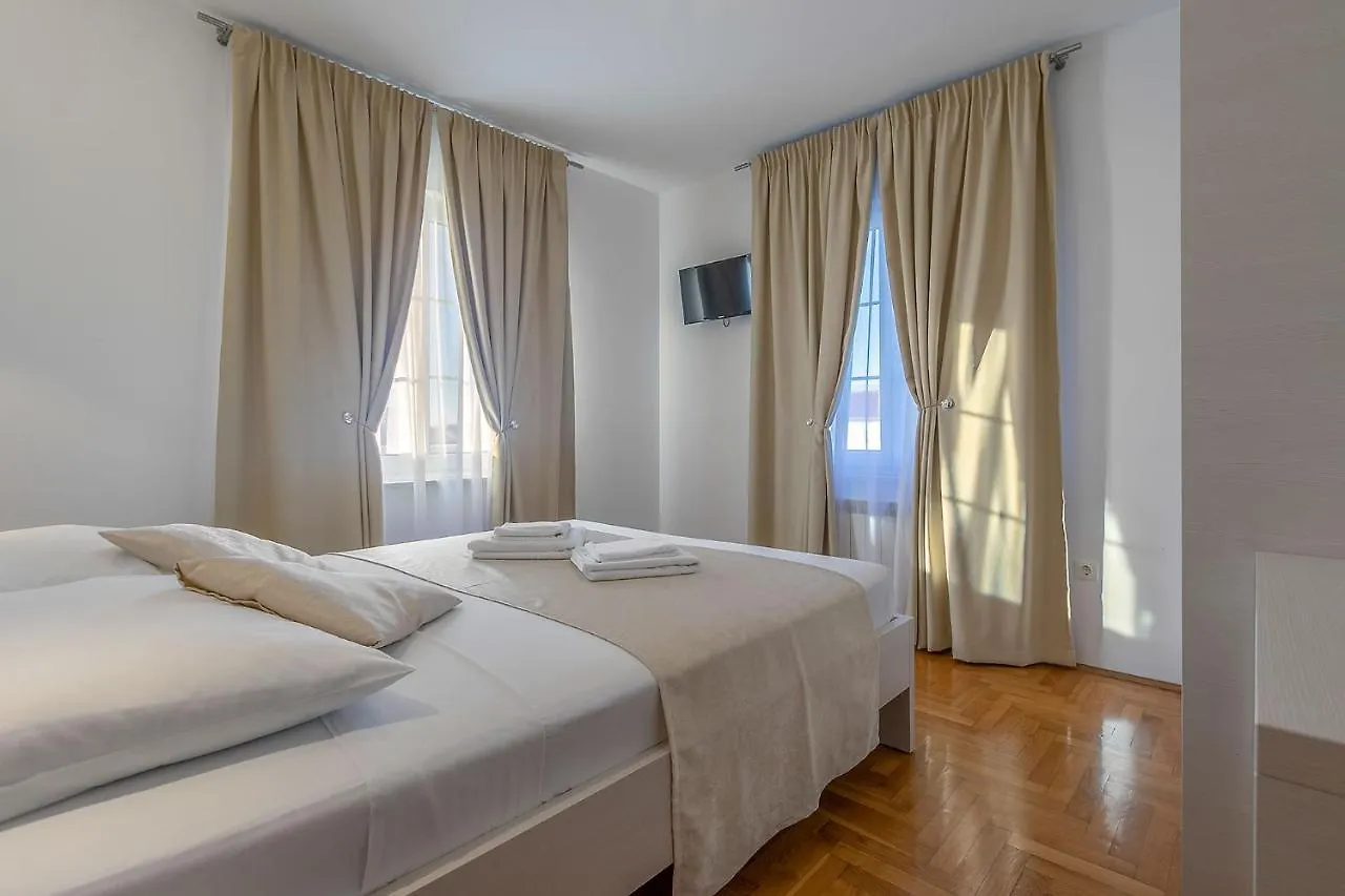 B&B L.D Pula Kroatien