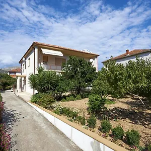 And With Parking Space - 13102 Pensjonat Trogir
