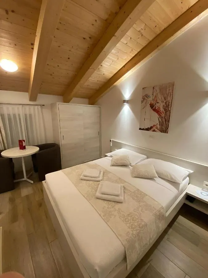 B&B-Ld krevet i doručak